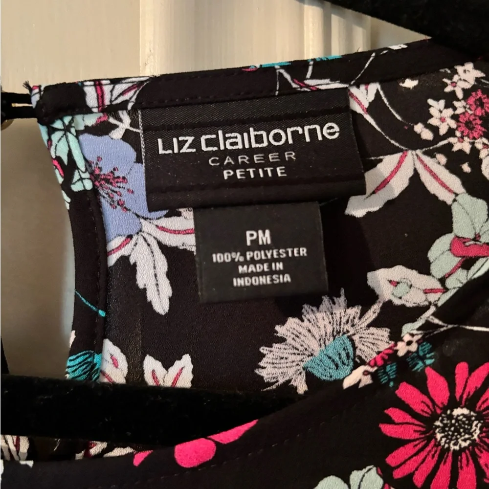 Floral Ruffle Sleeve Blouse - Picture 4 of 4